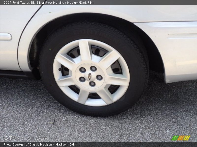 Silver Frost Metallic / Medium/Dark Flint 2007 Ford Taurus SE