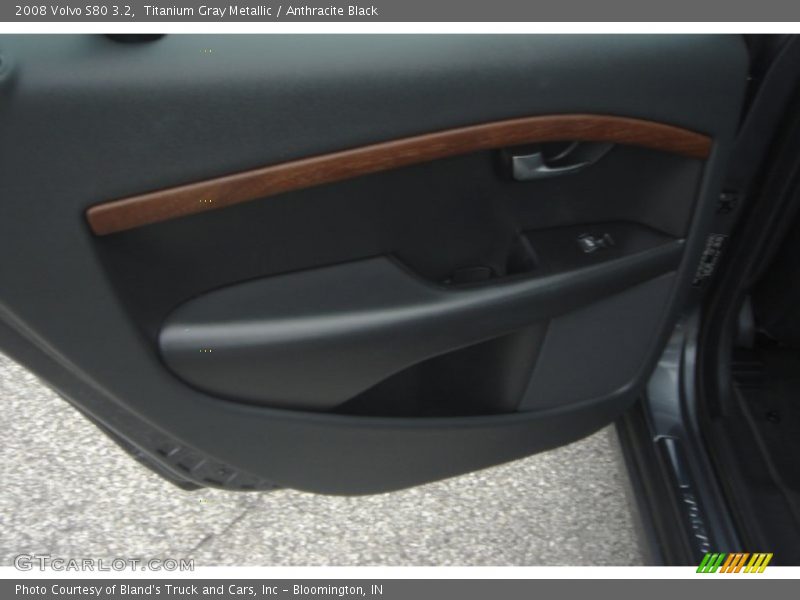 Titanium Gray Metallic / Anthracite Black 2008 Volvo S80 3.2