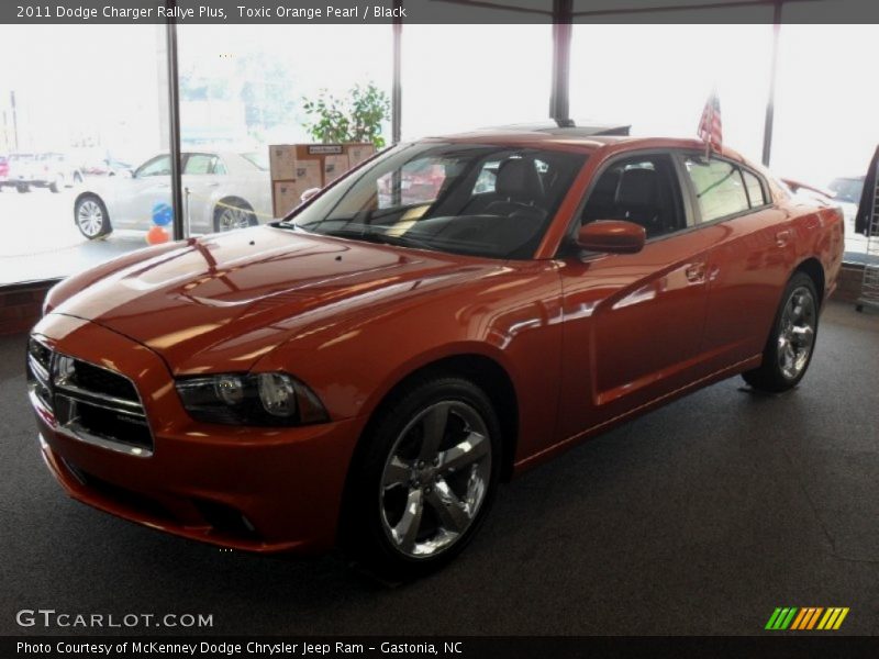Toxic Orange Pearl / Black 2011 Dodge Charger Rallye Plus