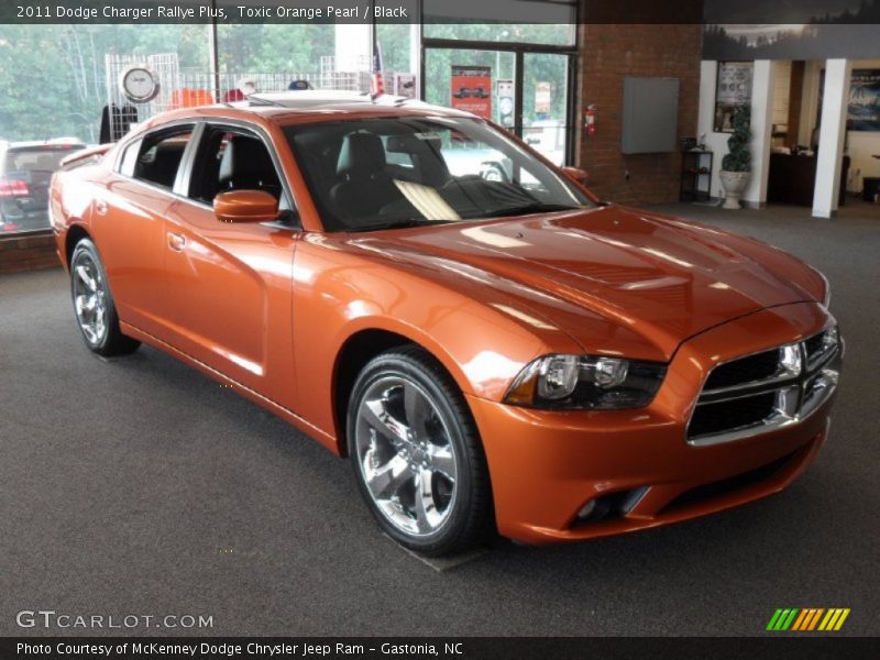 Toxic Orange Pearl / Black 2011 Dodge Charger Rallye Plus