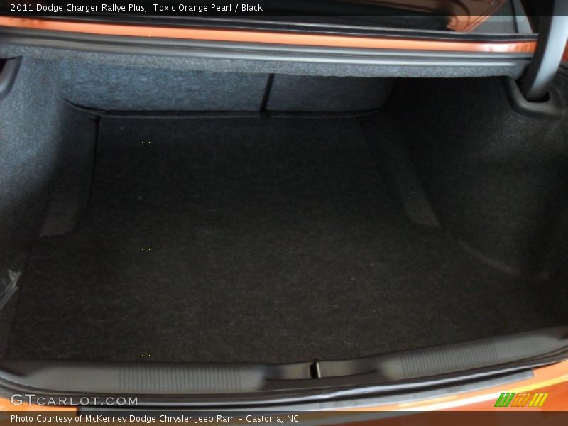 Toxic Orange Pearl / Black 2011 Dodge Charger Rallye Plus