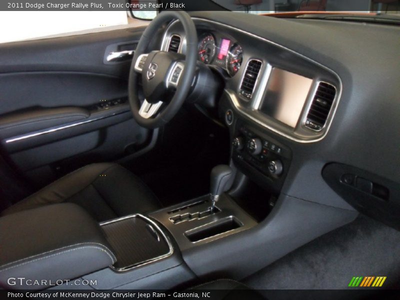 Toxic Orange Pearl / Black 2011 Dodge Charger Rallye Plus