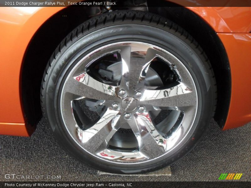 Toxic Orange Pearl / Black 2011 Dodge Charger Rallye Plus