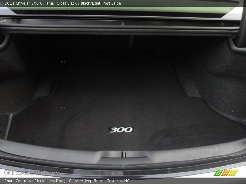 Gloss Black / Black/Light Frost Beige 2011 Chrysler 300 C Hemi