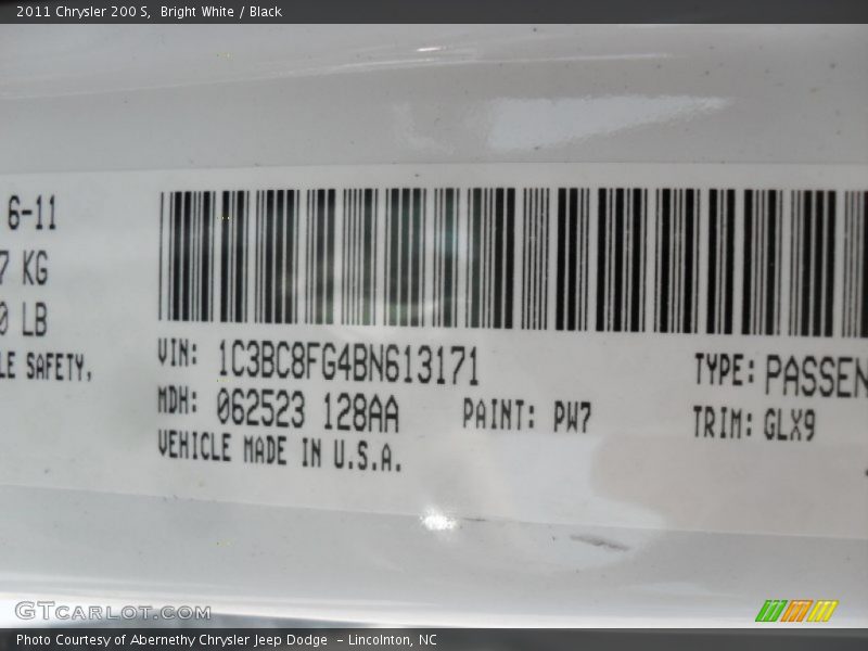 Bright White / Black 2011 Chrysler 200 S