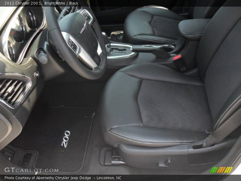  2011 200 S Black Interior