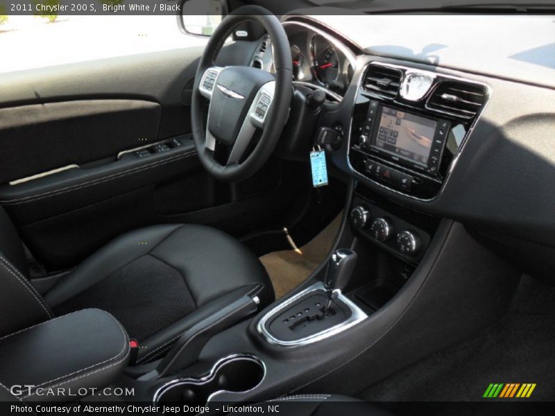 Dashboard of 2011 200 S