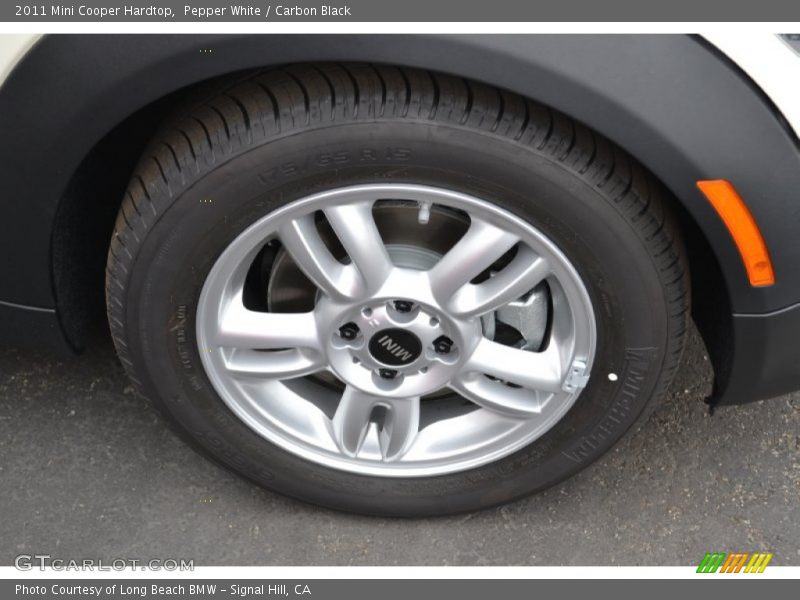 Pepper White / Carbon Black 2011 Mini Cooper Hardtop