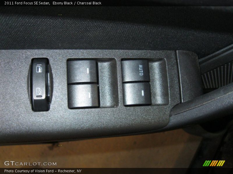 Ebony Black / Charcoal Black 2011 Ford Focus SE Sedan