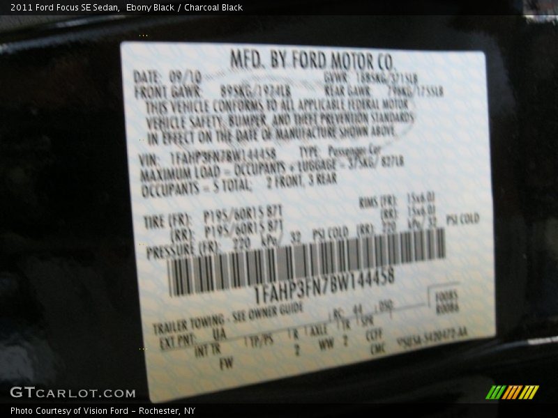 Ebony Black / Charcoal Black 2011 Ford Focus SE Sedan