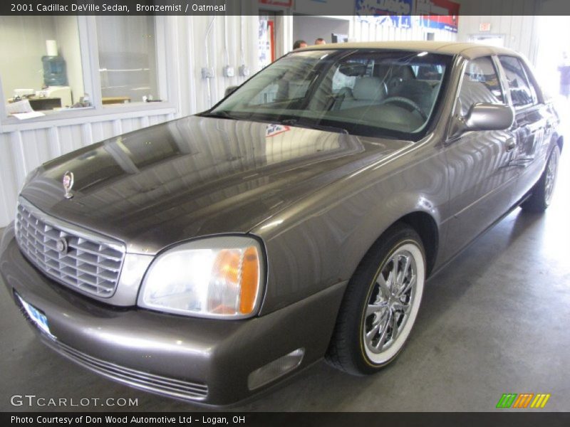 Bronzemist / Oatmeal 2001 Cadillac DeVille Sedan