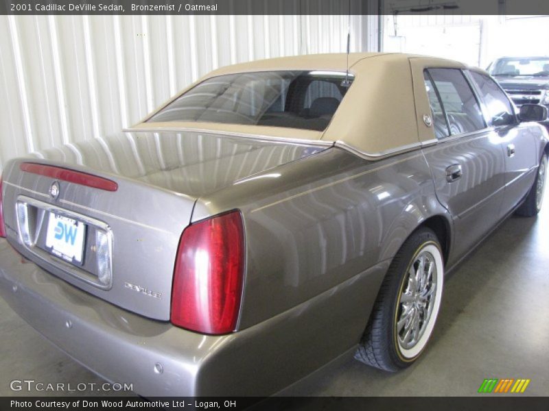 Bronzemist / Oatmeal 2001 Cadillac DeVille Sedan