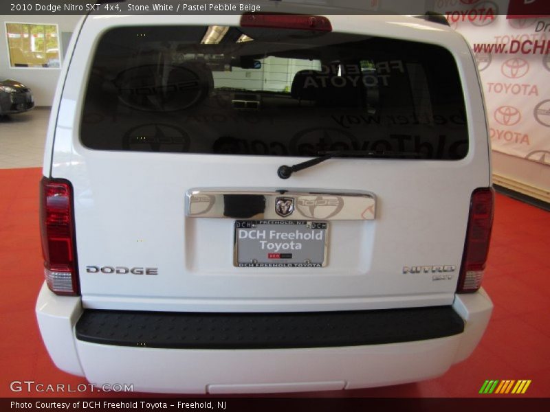 Stone White / Pastel Pebble Beige 2010 Dodge Nitro SXT 4x4