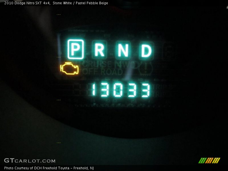 Stone White / Pastel Pebble Beige 2010 Dodge Nitro SXT 4x4