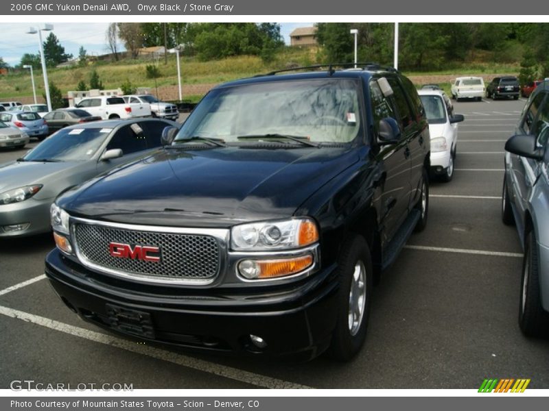 Onyx Black / Stone Gray 2006 GMC Yukon Denali AWD