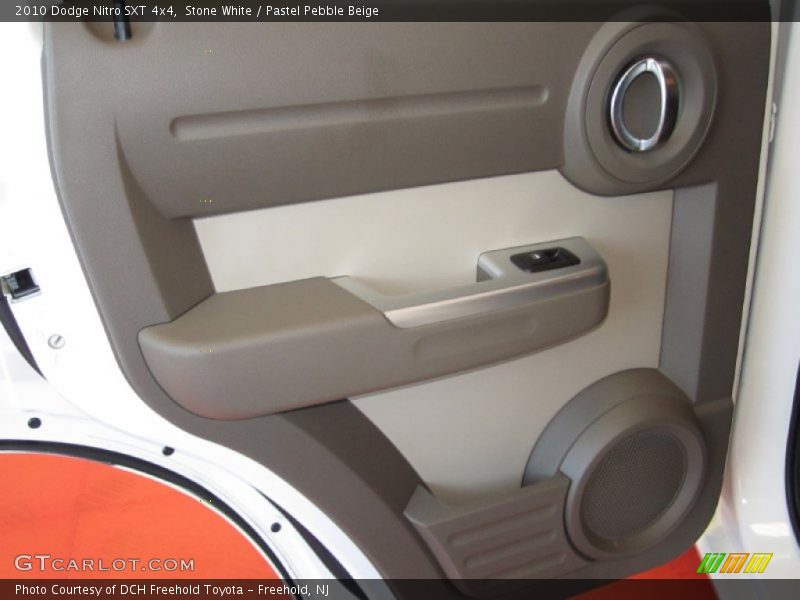Stone White / Pastel Pebble Beige 2010 Dodge Nitro SXT 4x4