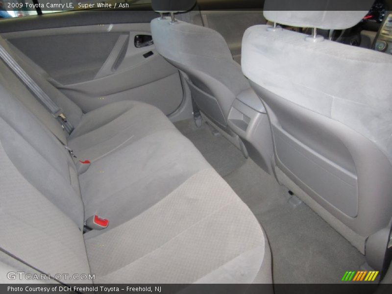 Super White / Ash 2009 Toyota Camry LE