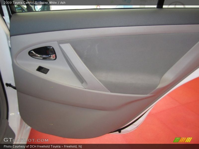 Super White / Ash 2009 Toyota Camry LE
