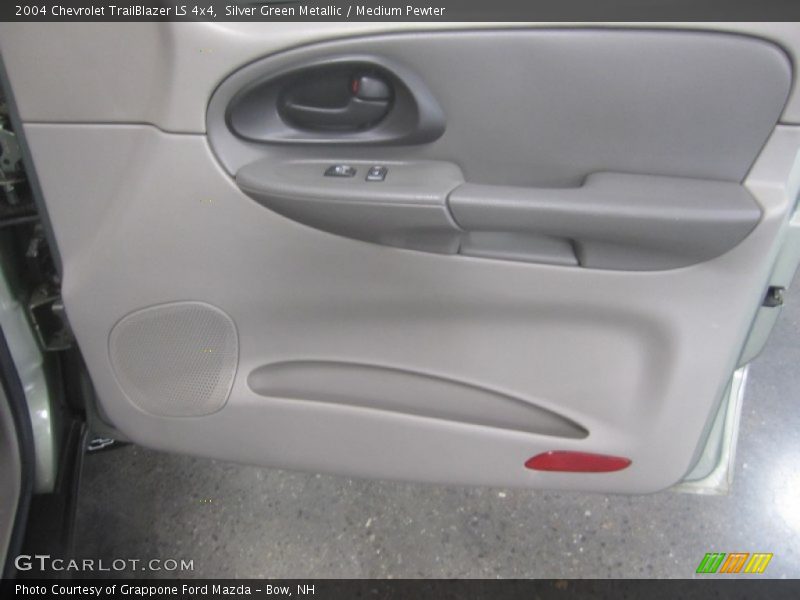 Silver Green Metallic / Medium Pewter 2004 Chevrolet TrailBlazer LS 4x4