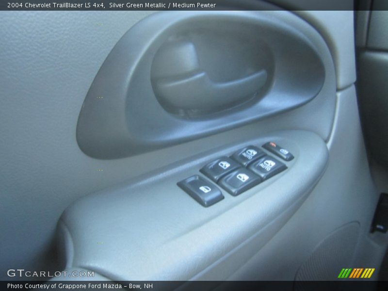 Silver Green Metallic / Medium Pewter 2004 Chevrolet TrailBlazer LS 4x4