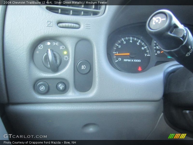 Silver Green Metallic / Medium Pewter 2004 Chevrolet TrailBlazer LS 4x4