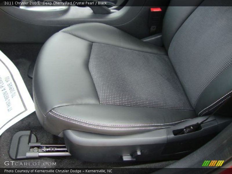  2011 200 S Black Interior