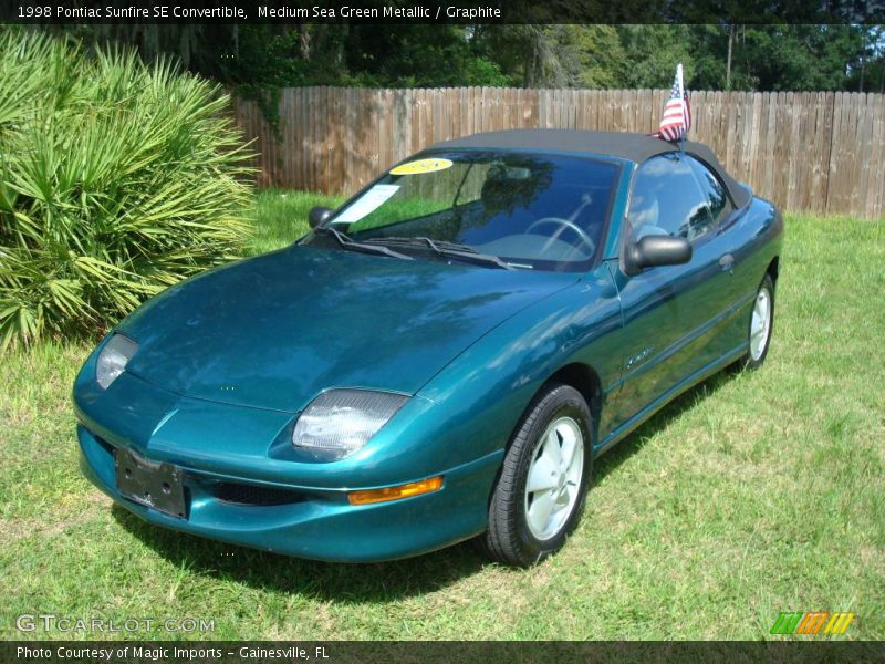 Medium Sea Green Metallic / Graphite 1998 Pontiac Sunfire SE Convertible