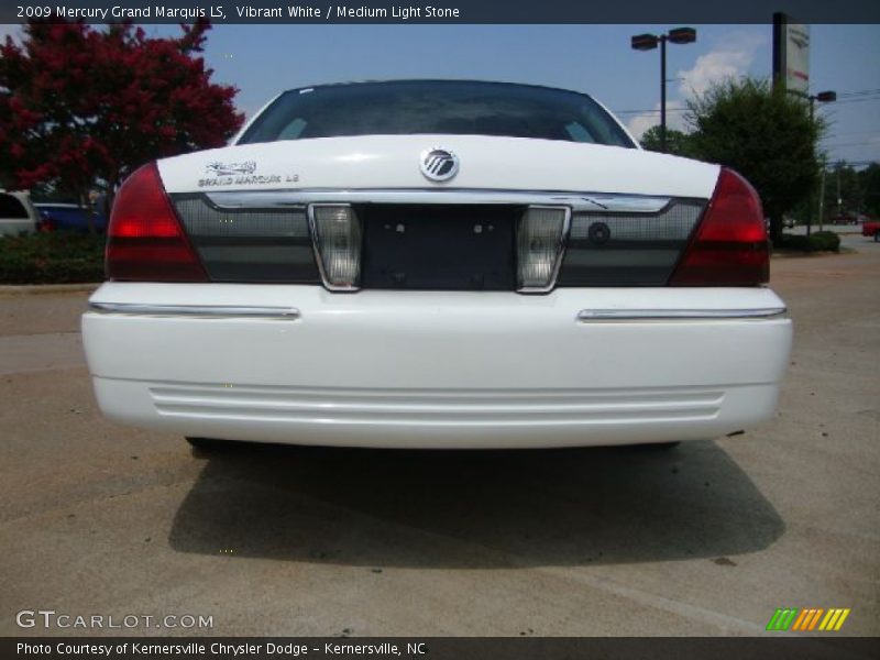 Vibrant White / Medium Light Stone 2009 Mercury Grand Marquis LS
