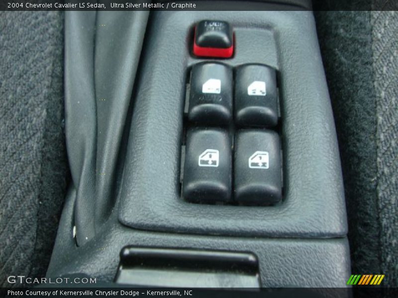 Ultra Silver Metallic / Graphite 2004 Chevrolet Cavalier LS Sedan