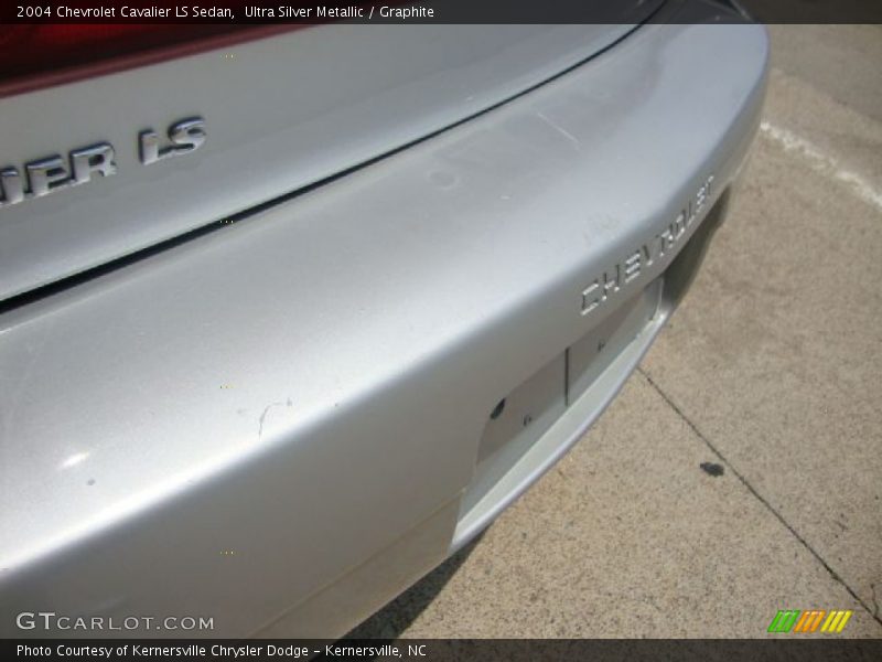 Ultra Silver Metallic / Graphite 2004 Chevrolet Cavalier LS Sedan