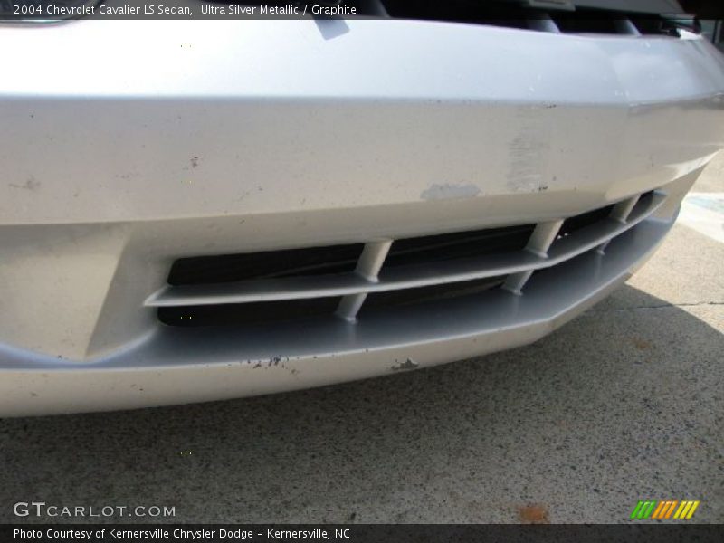 Ultra Silver Metallic / Graphite 2004 Chevrolet Cavalier LS Sedan