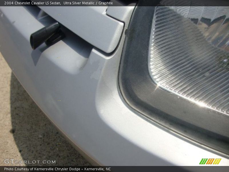 Ultra Silver Metallic / Graphite 2004 Chevrolet Cavalier LS Sedan
