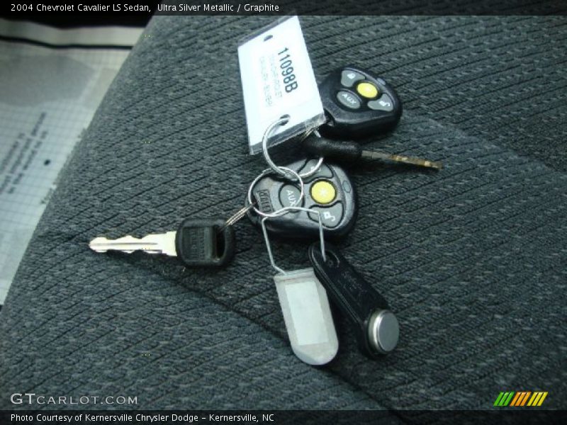 Ultra Silver Metallic / Graphite 2004 Chevrolet Cavalier LS Sedan