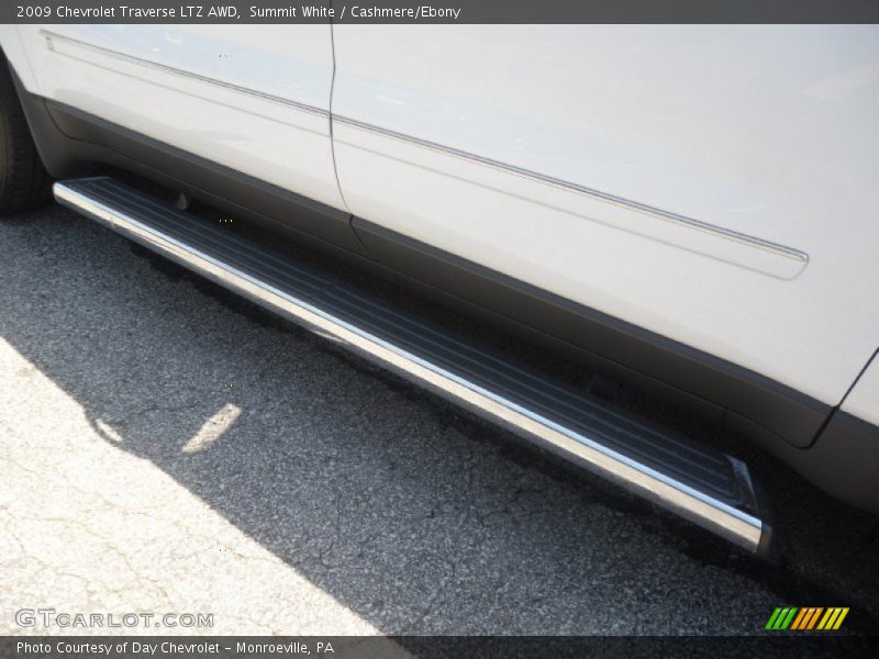 Summit White / Cashmere/Ebony 2009 Chevrolet Traverse LTZ AWD