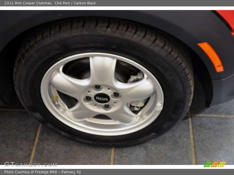 Chili Red / Carbon Black 2011 Mini Cooper Clubman