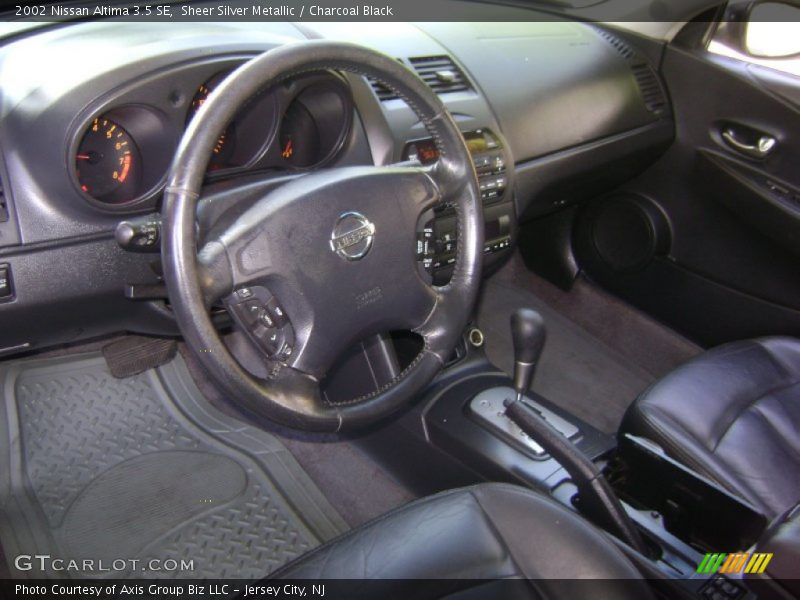  2002 Altima 3.5 SE Charcoal Black Interior
