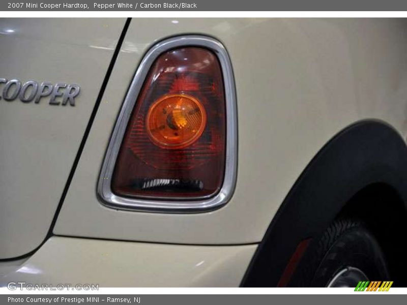 Pepper White / Carbon Black/Black 2007 Mini Cooper Hardtop