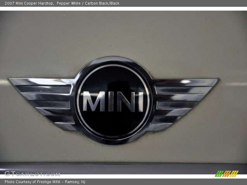 Pepper White / Carbon Black/Black 2007 Mini Cooper Hardtop