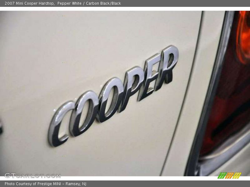 Pepper White / Carbon Black/Black 2007 Mini Cooper Hardtop