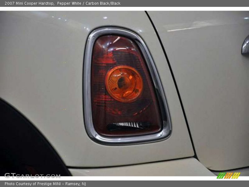 Pepper White / Carbon Black/Black 2007 Mini Cooper Hardtop