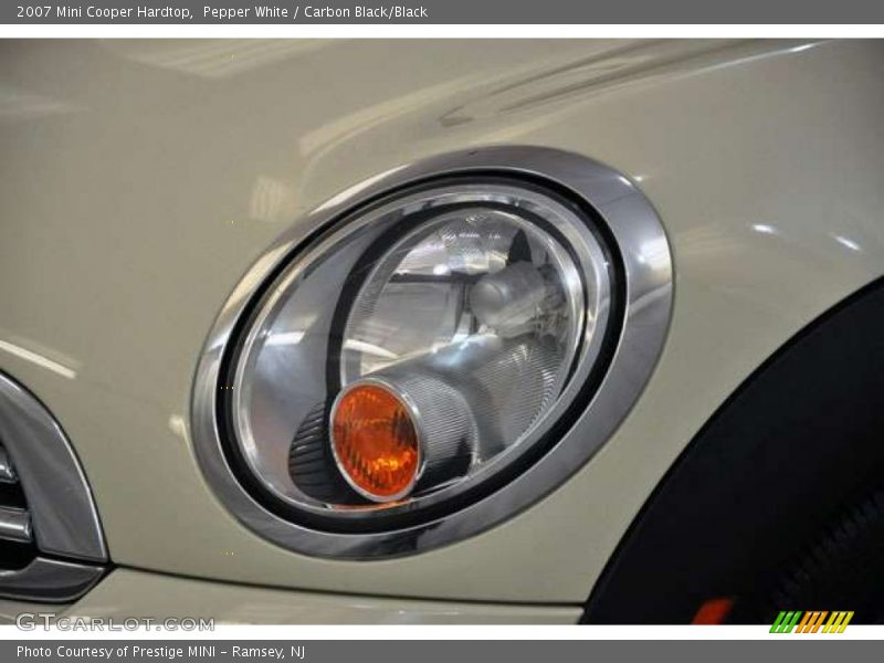 Pepper White / Carbon Black/Black 2007 Mini Cooper Hardtop