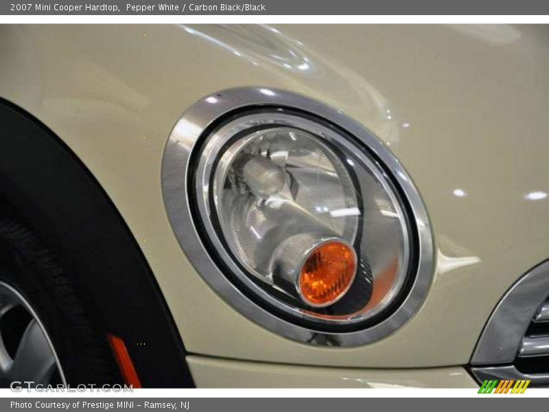 Pepper White / Carbon Black/Black 2007 Mini Cooper Hardtop