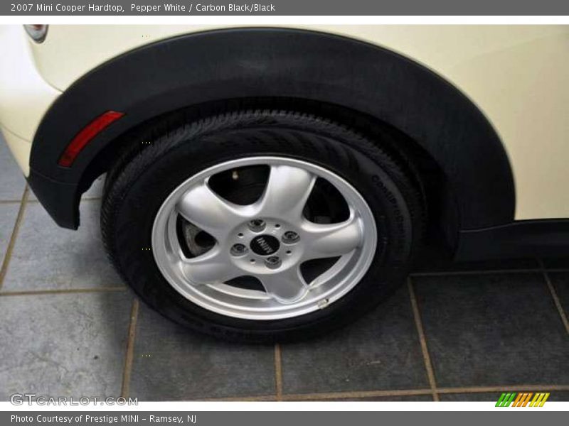 Pepper White / Carbon Black/Black 2007 Mini Cooper Hardtop