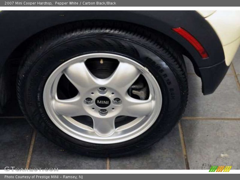 Pepper White / Carbon Black/Black 2007 Mini Cooper Hardtop