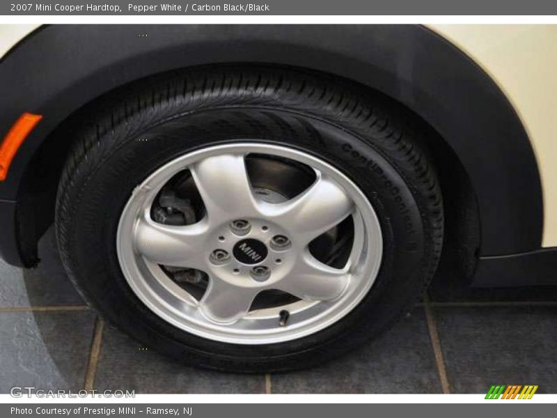 Pepper White / Carbon Black/Black 2007 Mini Cooper Hardtop