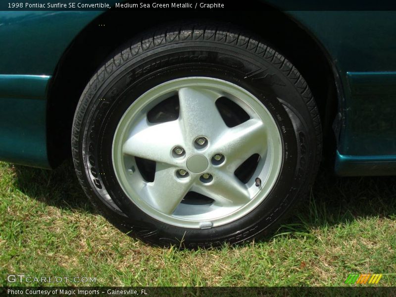 Medium Sea Green Metallic / Graphite 1998 Pontiac Sunfire SE Convertible