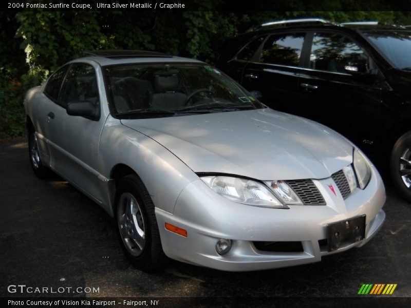 Ultra Silver Metallic / Graphite 2004 Pontiac Sunfire Coupe
