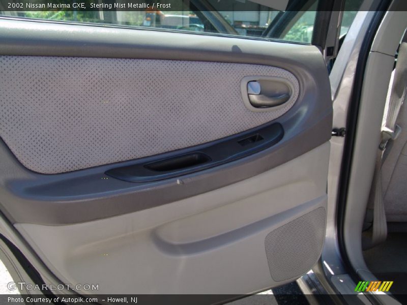 Sterling Mist Metallic / Frost 2002 Nissan Maxima GXE