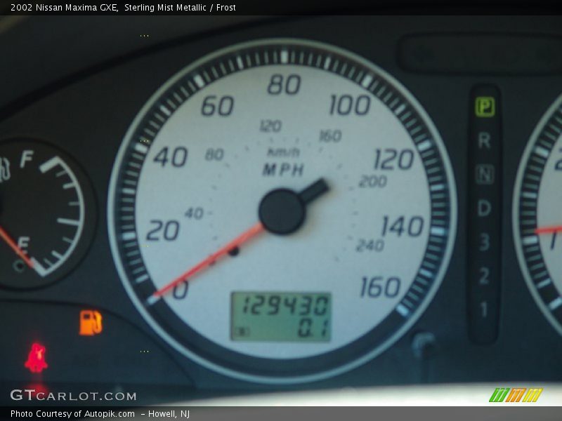 Sterling Mist Metallic / Frost 2002 Nissan Maxima GXE