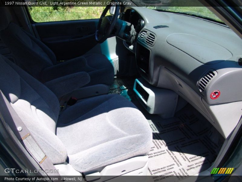 Light Argentine Green Metallic / Graphite Gray 1997 Nissan Quest GXE